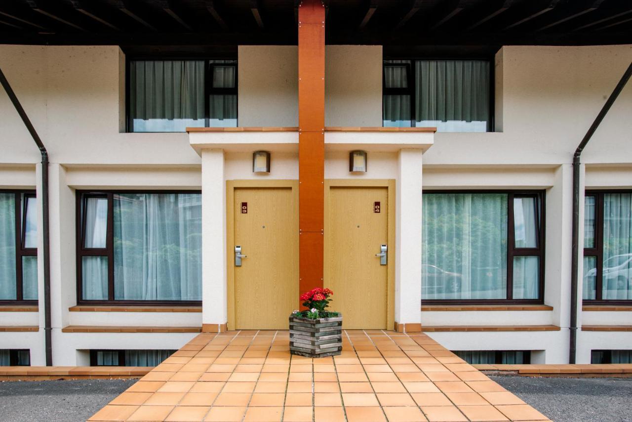 Apartamentos Aldea Del Puente Onís Exterior foto